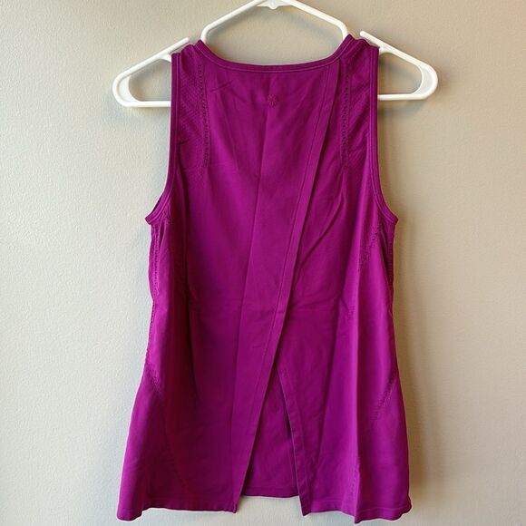 𝅺ATHLETA Foothill perforated purple maroon lightweight workout tank top XS - Picture 5 of 5